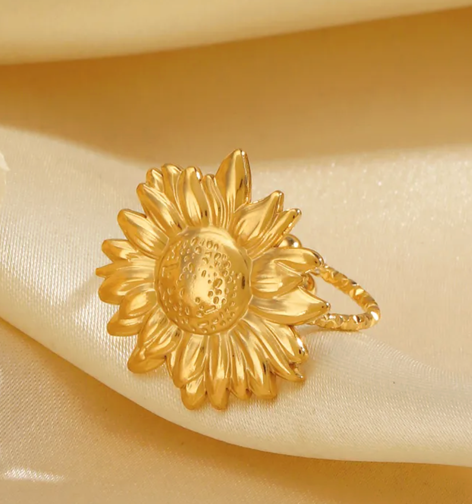 The Little Sunflower Ring